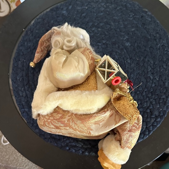 Vintage Shelf/Fireplace Santa Claus Holiday Figurine - Gold and Cream - Picture 7 of 8